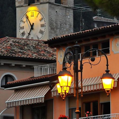 Albergo Meublè Olivi Toscolano-Maderno Exterior foto