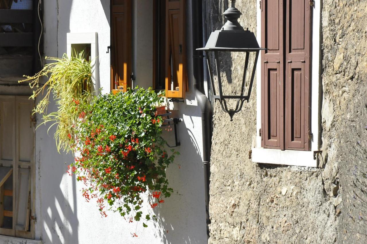 Albergo Meublè Olivi Toscolano-Maderno Exterior foto