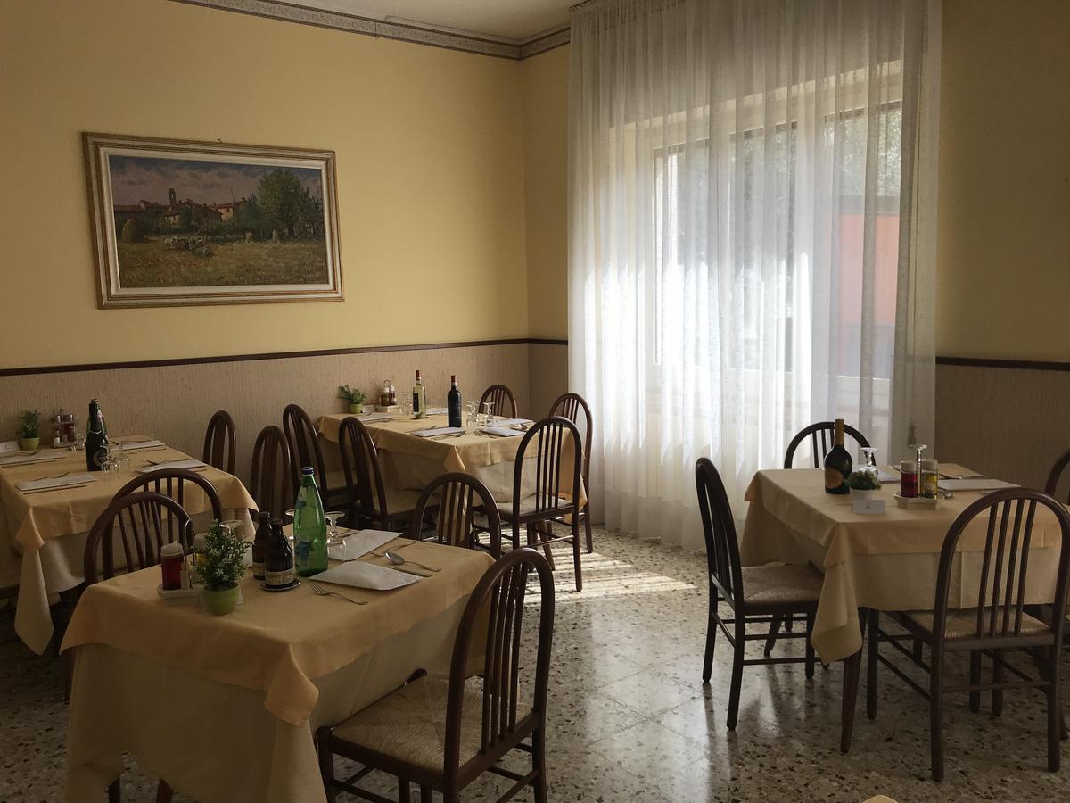 Albergo Meublè Olivi Toscolano-Maderno Exterior foto