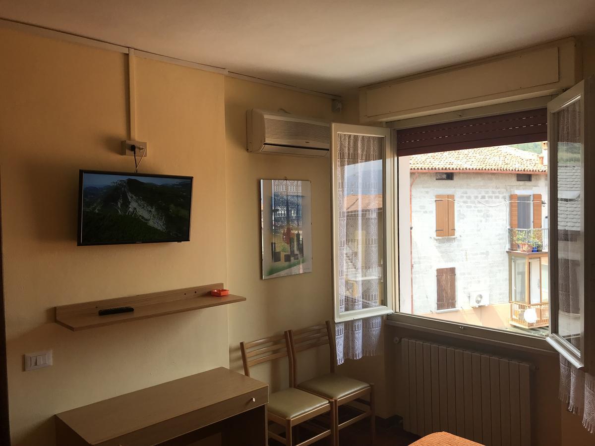 Albergo Meublè Olivi Toscolano-Maderno Exterior foto