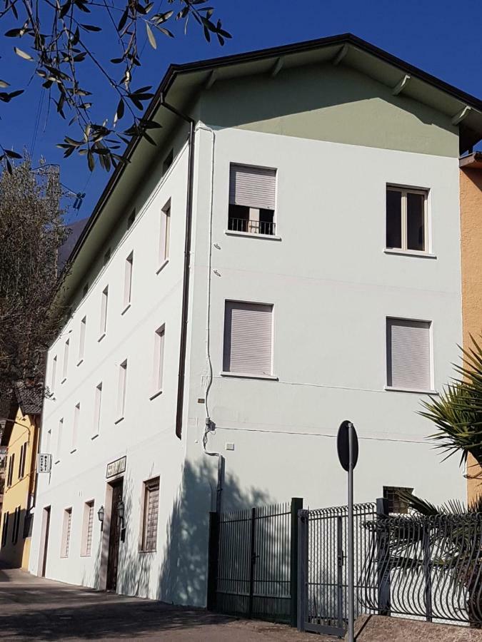 Albergo Meublè Olivi Toscolano-Maderno Exterior foto